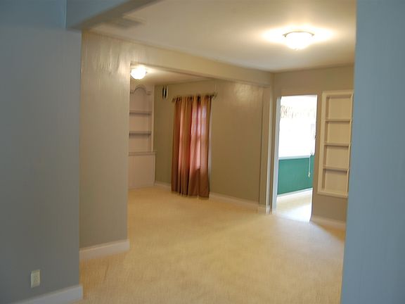 3rd image of 212 E 10th St