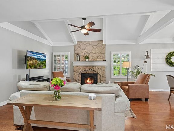 4th image of 2421 Baxton Way