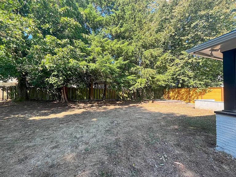 315 NE 148th Ave — Photo 45