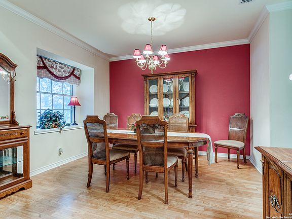 5th image of 925 HEDGESTONE DR