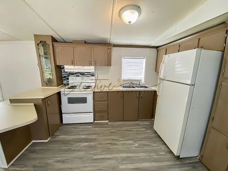 307 N Kinney Ave — Photo 6