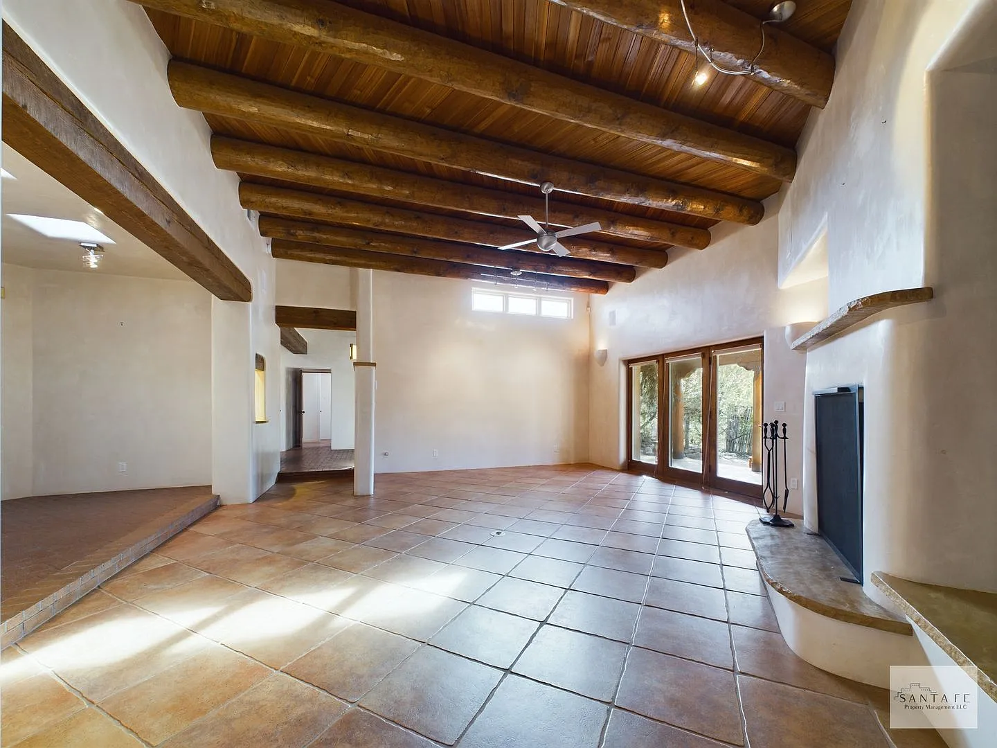 Custom Built home in Desirable Northside Homeowner's Association — Photo 4