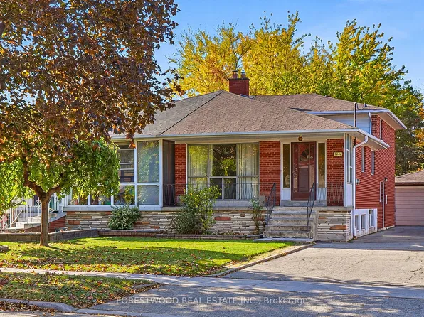 3640 Holden Cres, Mississauga, ON L5A 2V8