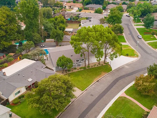 5621 Kingston Way, Sacramento, CA 95822