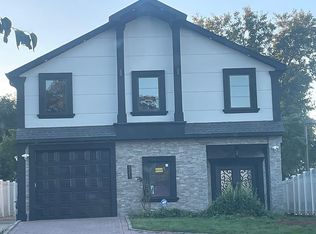 321 Rugby Rd, Cedarhurst, NY 11516