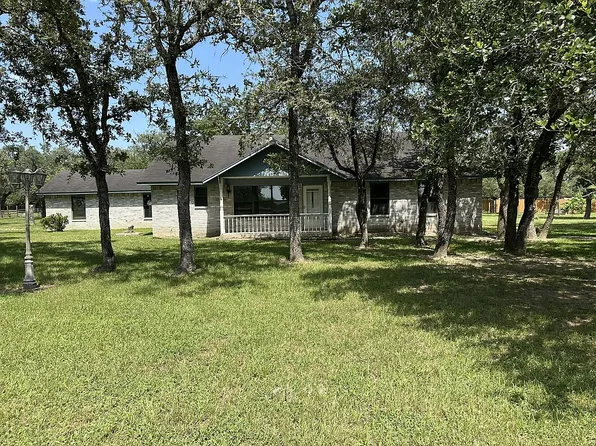 129 McAdams Ln S, Goliad, TX 77963