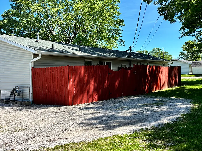 1320 S Curry Pike — Photo 14