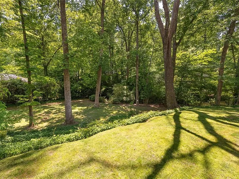 445 Forest Hills Dr — Photo 29