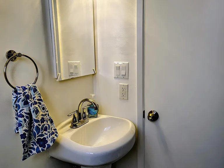 1217 S Orange Grove Ave #7 — Photo 8
