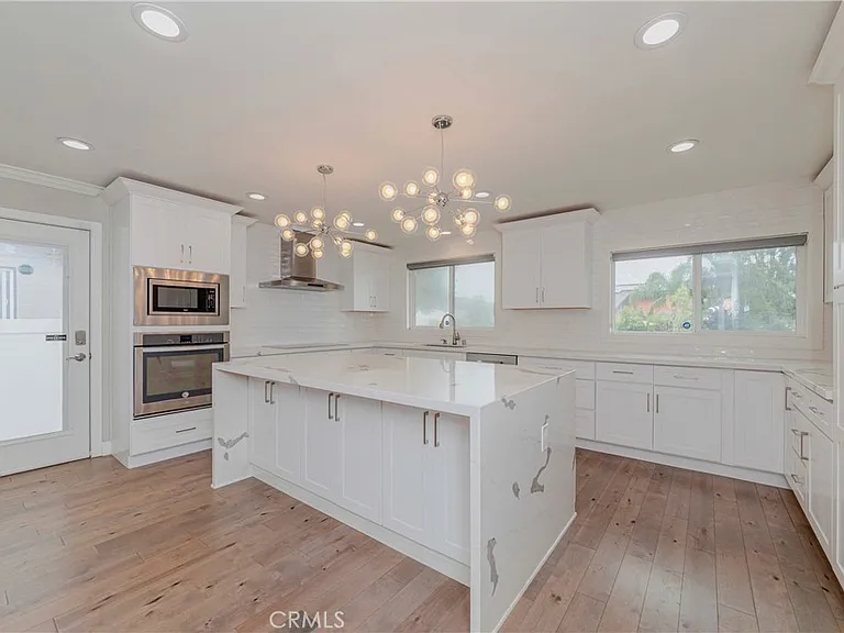 23404 Elm Ave — Photo 4