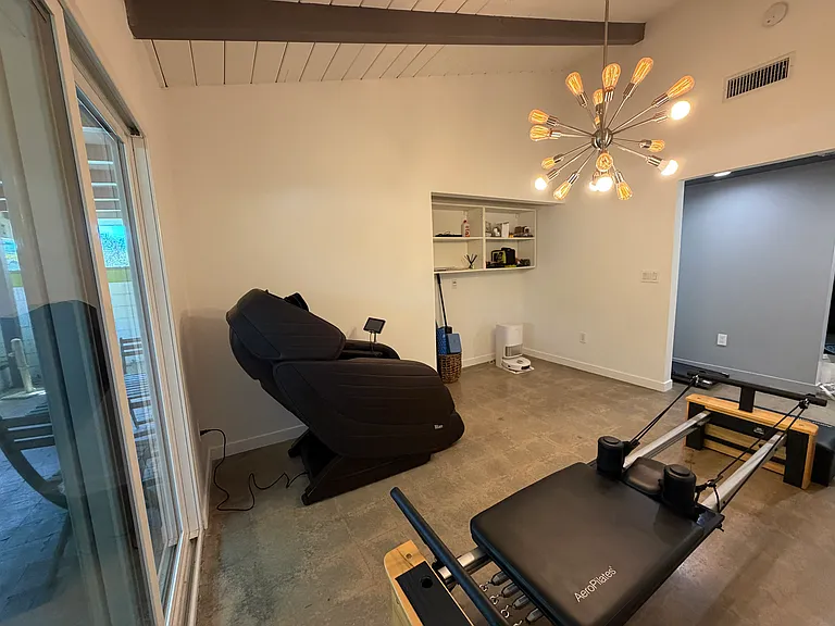 22701 Martha St — Photo 35