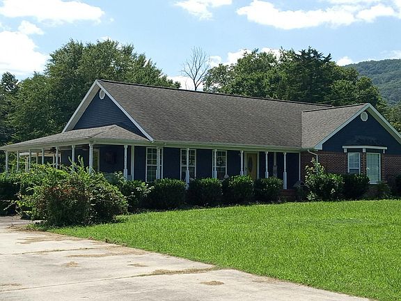3rd image of 529 Jones Dr