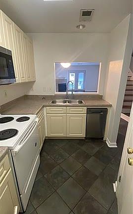 5th image of 2500 Manson Ave APT 205