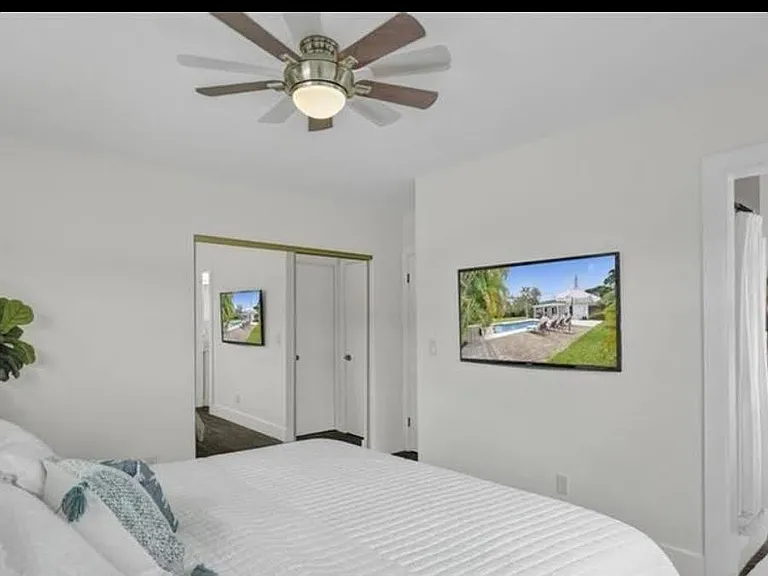 1189 W Camino Real — Photo 11