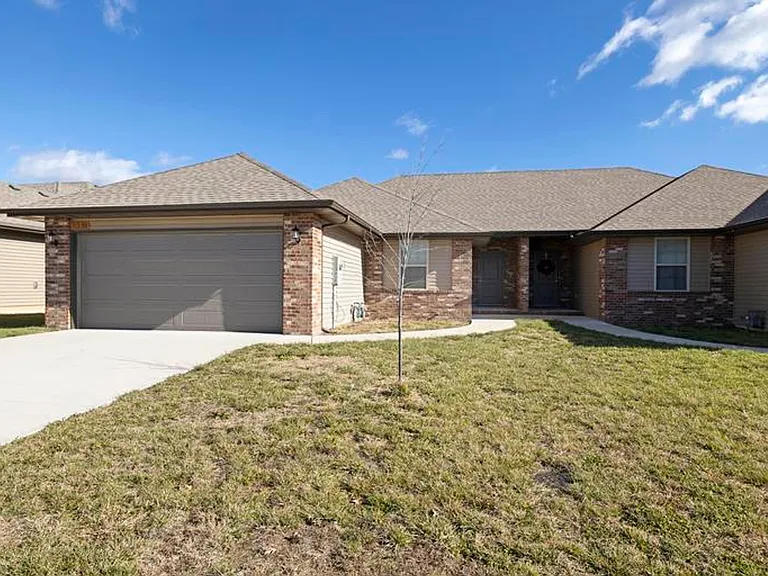 552 W Danielle St — Photo 10