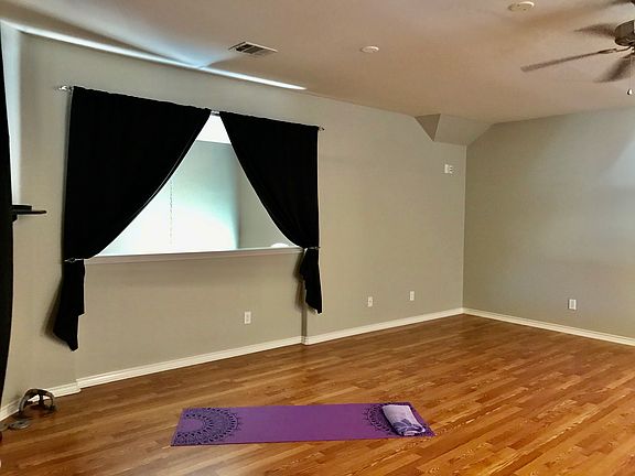 2nd image of 8716 Desert Dunes Trl