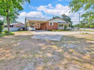 1704 Camelot Dr, Fayetteville, NC 28304
