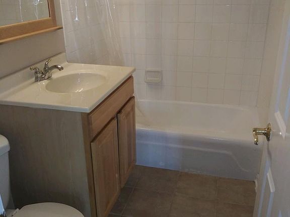 5th image of 310 Lathrop Ave APT 605