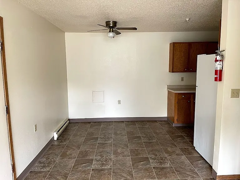 Kemper Manor Apartments — Photo 38