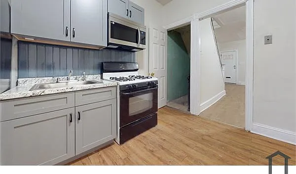 1332 N Wanamaker St — Photo 3