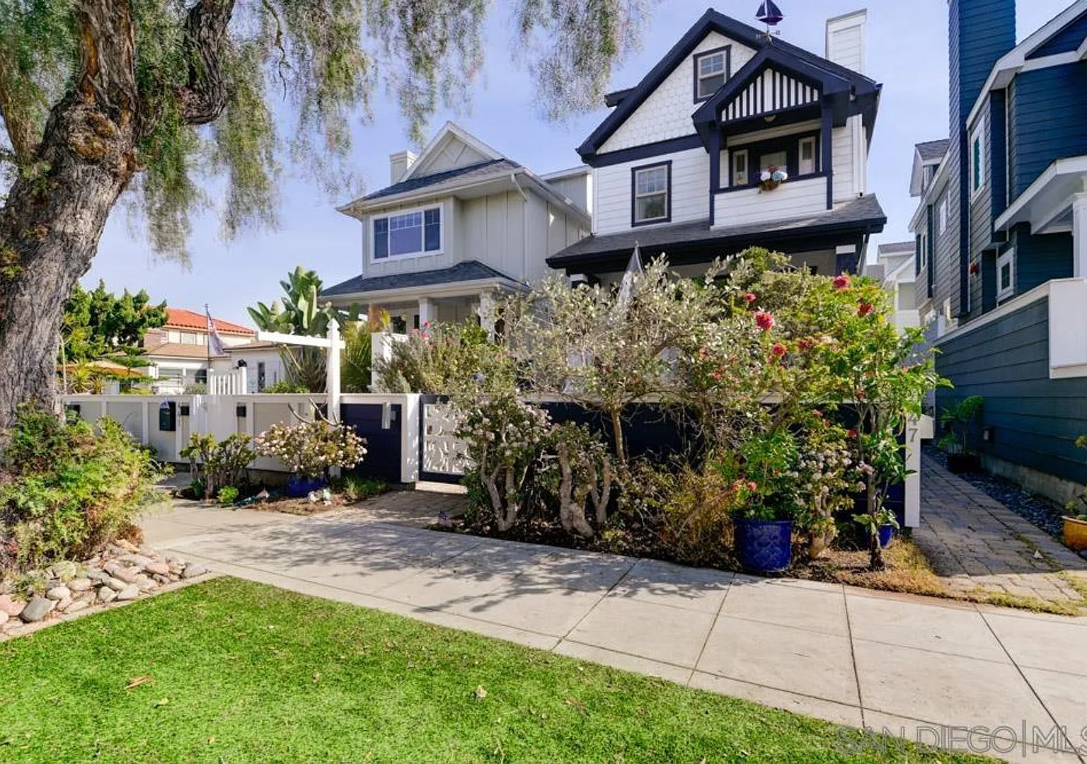 Long Term Furnished Rental available in Coronado! — Photo 2