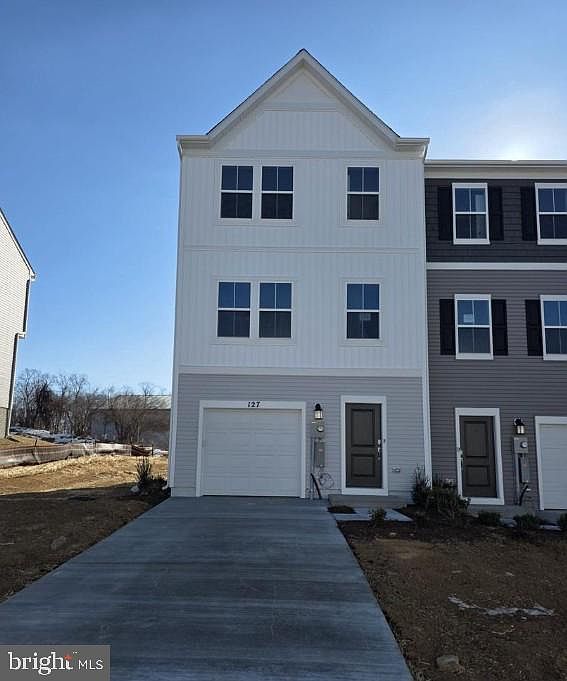 1st image of 127 Kinkade Ct