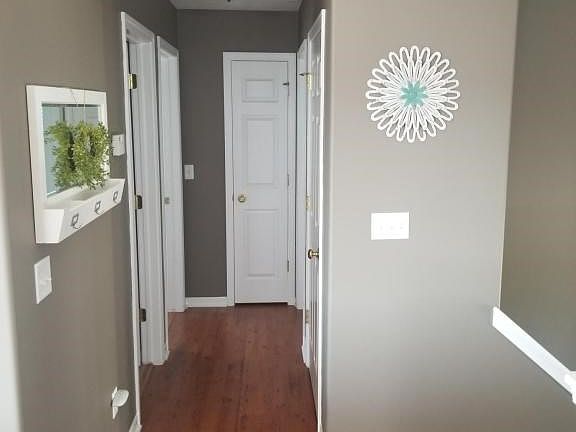 2240 Abbey Drive - Hallway