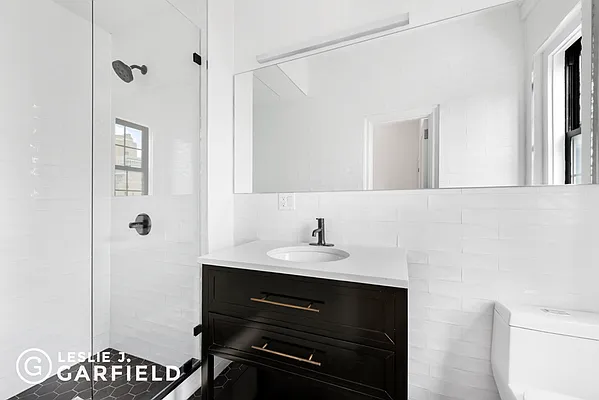 Rented by Leslie J. Garfield | media 14