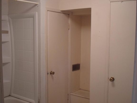 upper level bath with shower