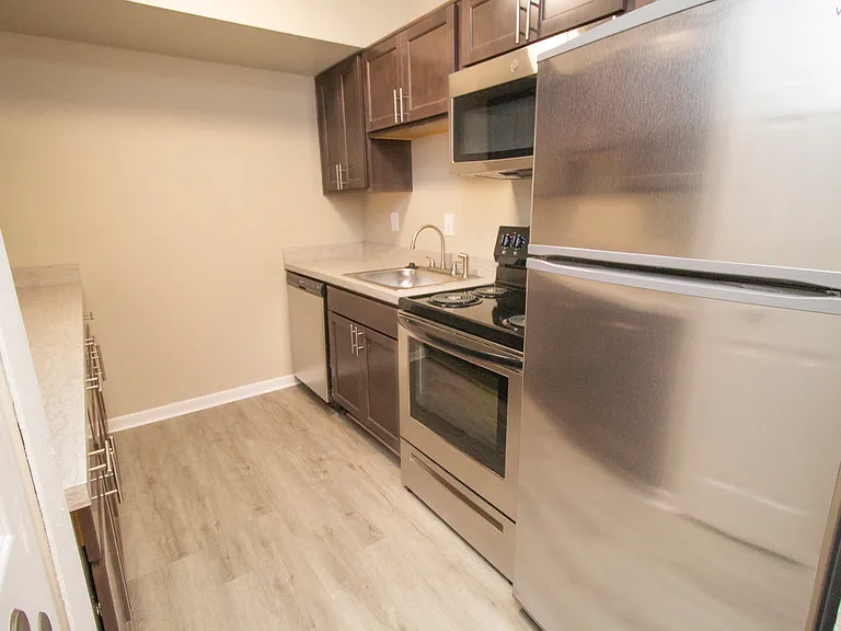 Heritage Park Apartments — Photo 2