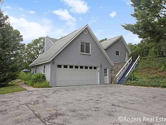 4th image of 12529 Bailey Dr NE
