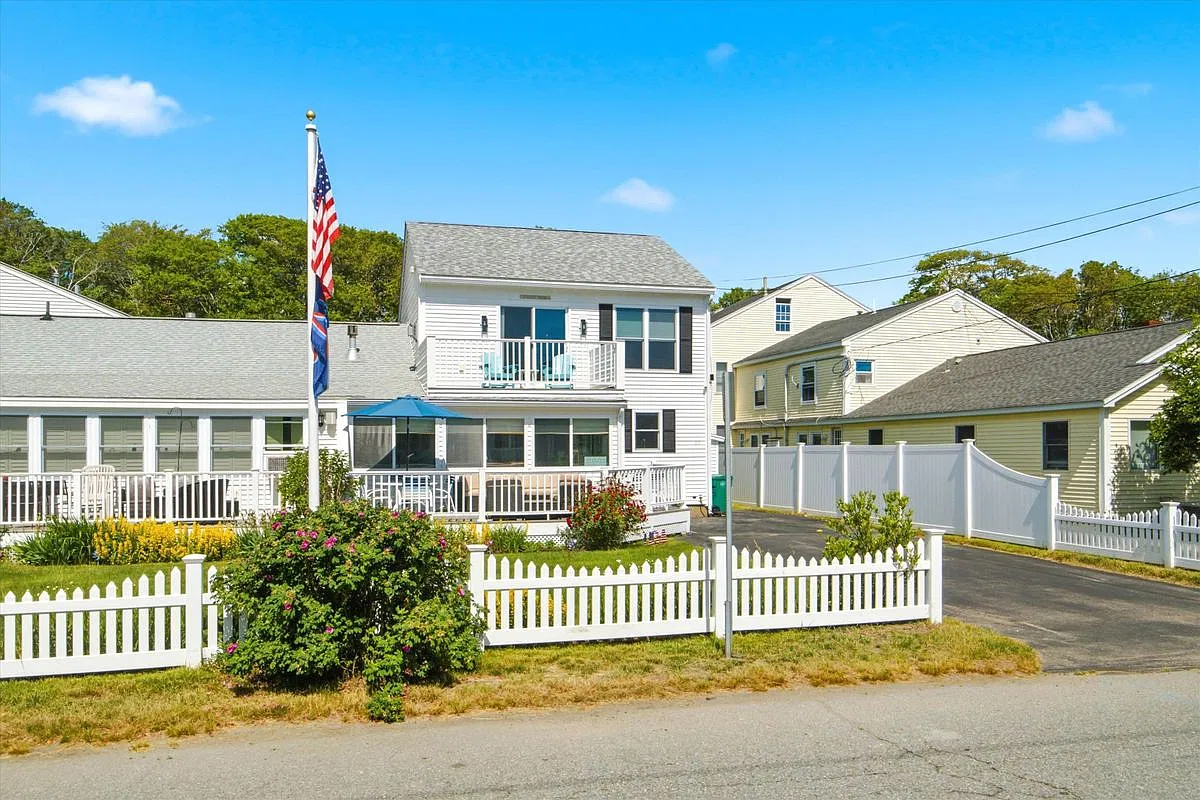 2 bed, 2.0 bath, 5000 sqft, $2,650 — Photo 3