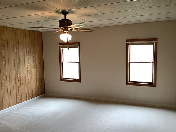 3rd image of 614 E Water St