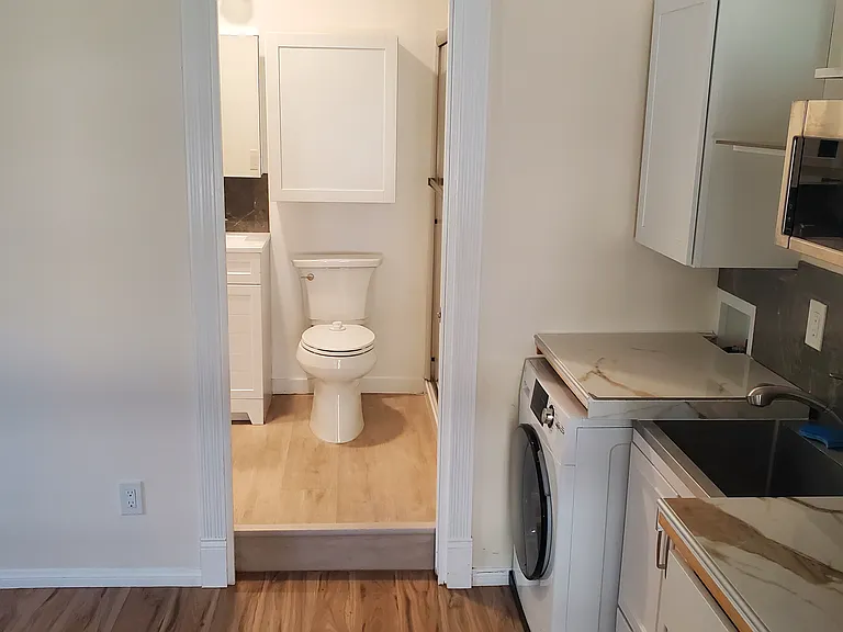 2121 Ainsley Rd #1 — Photo 3