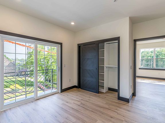 3rd image of 142 Church St #113FB2808