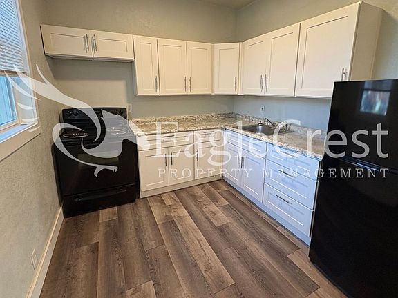 4th image of 204 SE 12th St APT 3