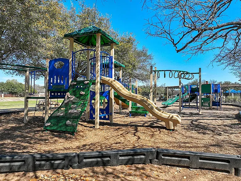 2540 Arbor Dr — Photo 36