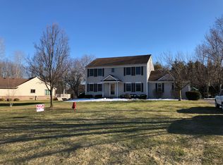 13116 Cove Ridge Dr, South Lyon, MI 48178