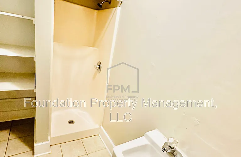 2106 Court Ave — Photo 11
