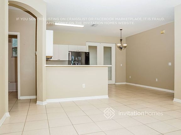 4th image of 2844 Wells Ave