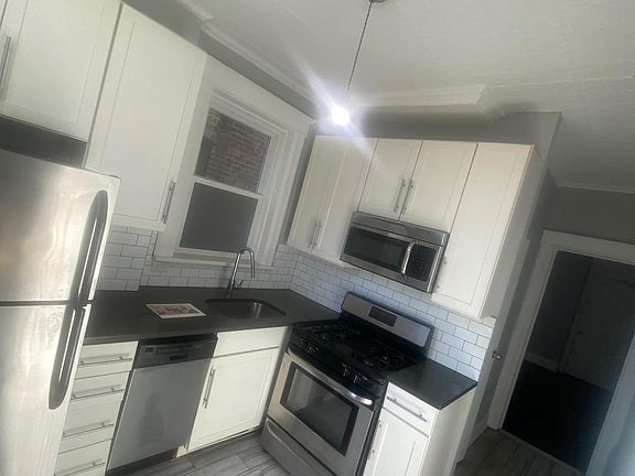 4th image of 686 Summit Ave APT 2