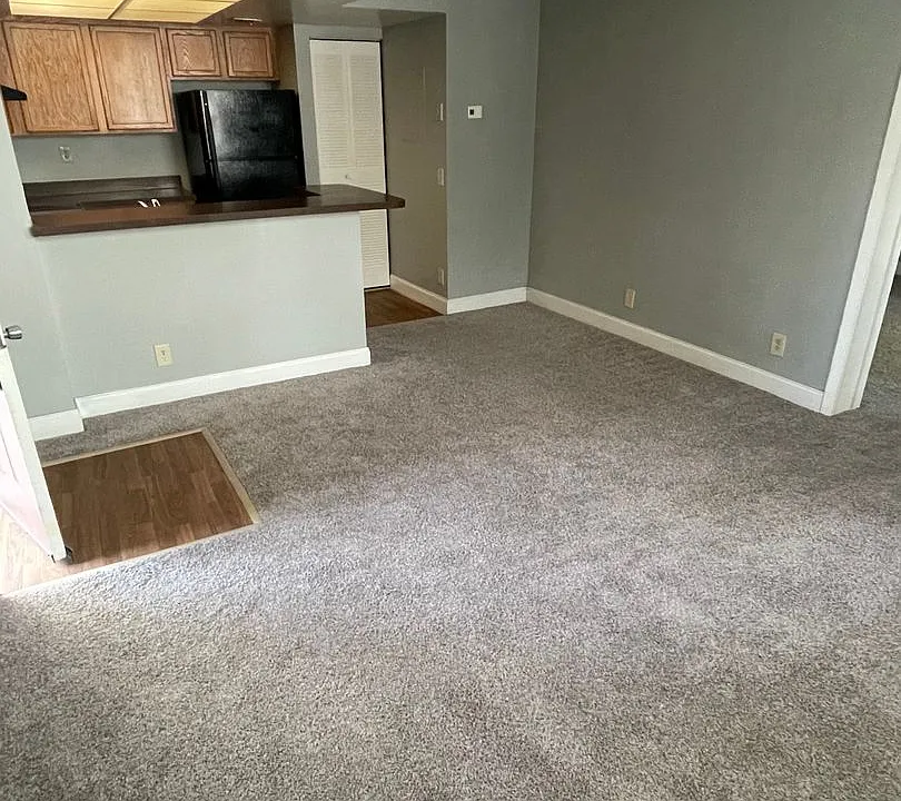 718 Executive Center Dr #211-7-211