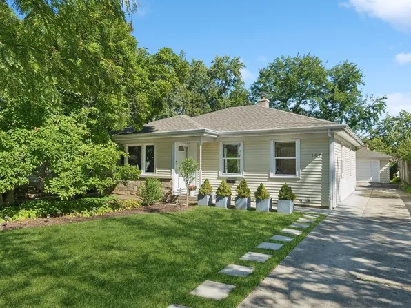 107 Parkview Rd, Glenview, IL 60025
