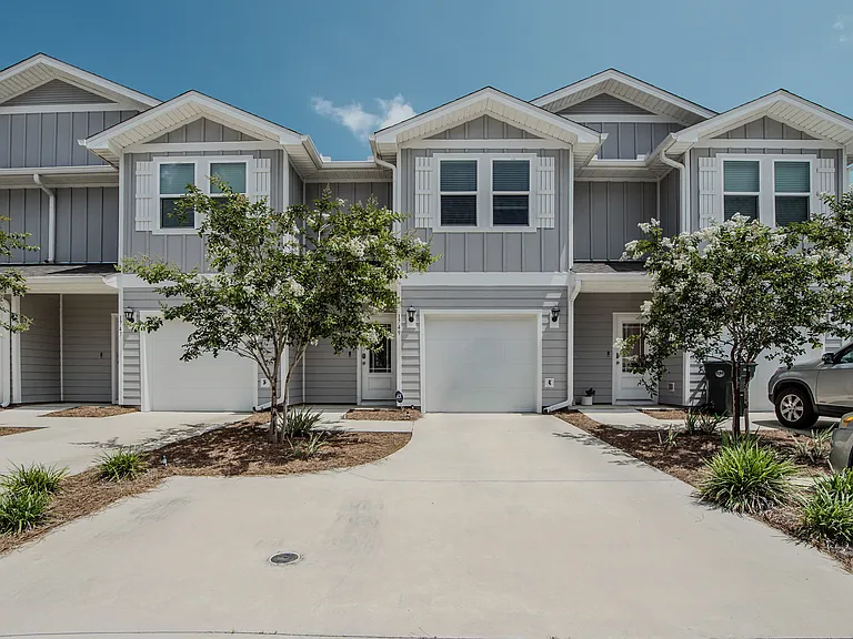 17490 Jakes Dr — Photo 1