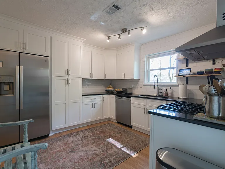420 Sheringham Ct — Photo 4