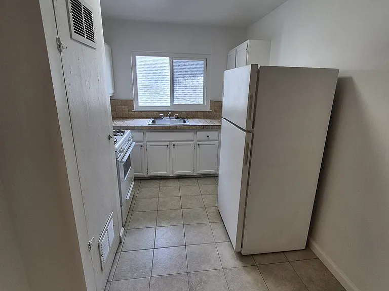 605 Foothill Blvd #605 — Photo 11