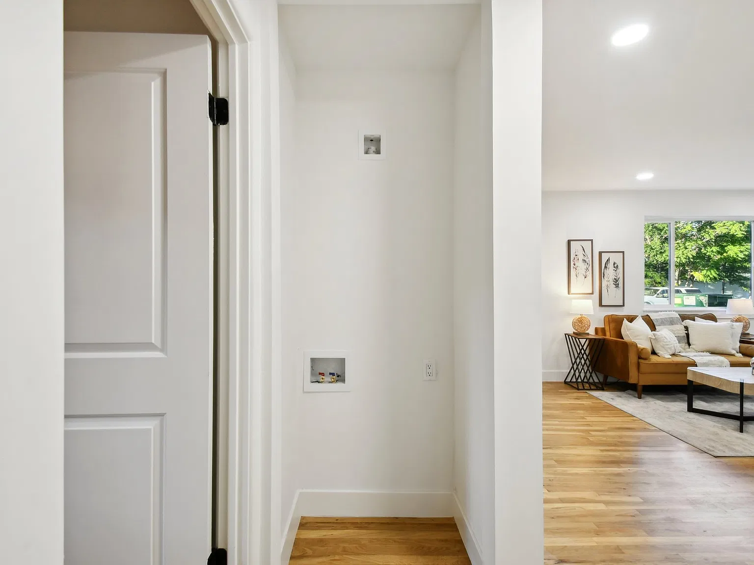 2 bed, 820 sqft, $2,200 — Photo 4