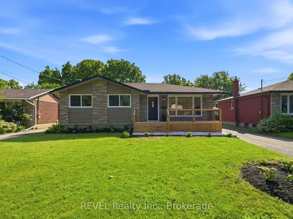 72 Prince Charles Dr, Saint Catharines, ON L2N 3Z1
