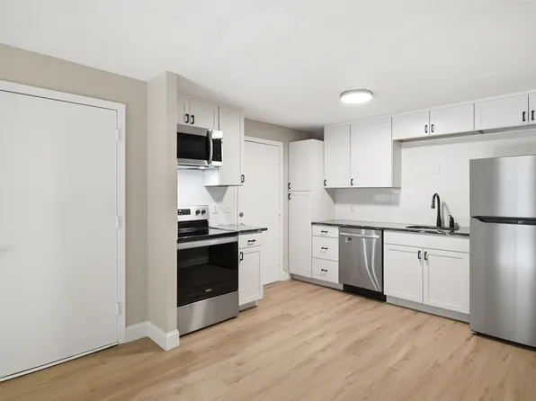 8 Strawberry Bank Road #9, Nashua, NH 03062