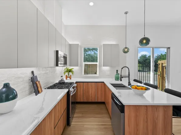 2583 Paul Quinn St, Houston, TX 77091